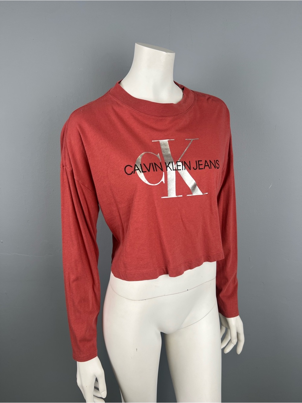 Calvin Klein Jeans 100% cotton  Women's Dusty Mauve Cropped Logo Long Sleeve Top